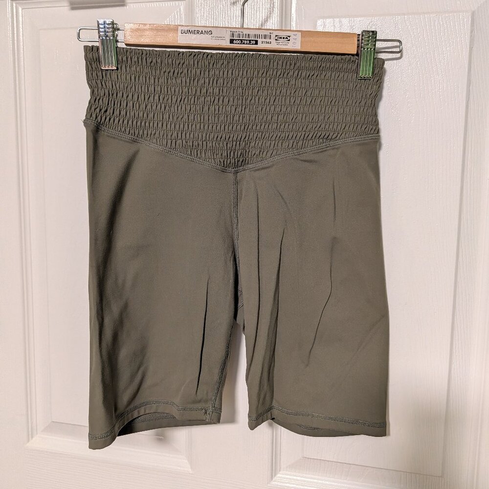Halara Ladies Activewear/Bike Shorts